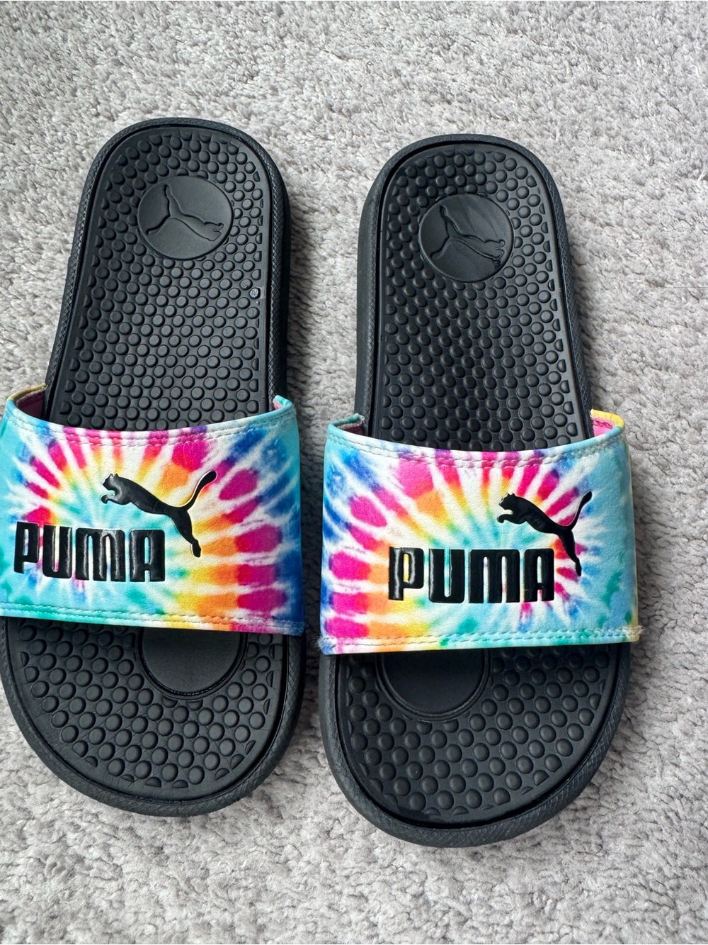 Puma woman’s Tie-Dye Slide Sandals - Rainbow size 8